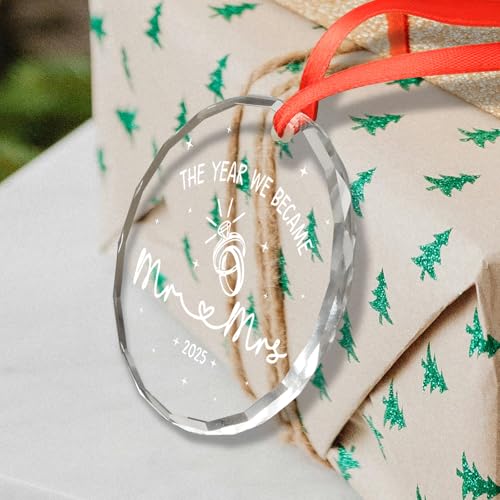 Wedding Gifts for Couples 2025, Mr and Mrs Gifts, The Year We Became Mr&Mrs Glass Ornament, Engagement Gift for Newlyweds, Bridal Shower Gift Keepsake, 1st Married Christmas Ornaments 2025