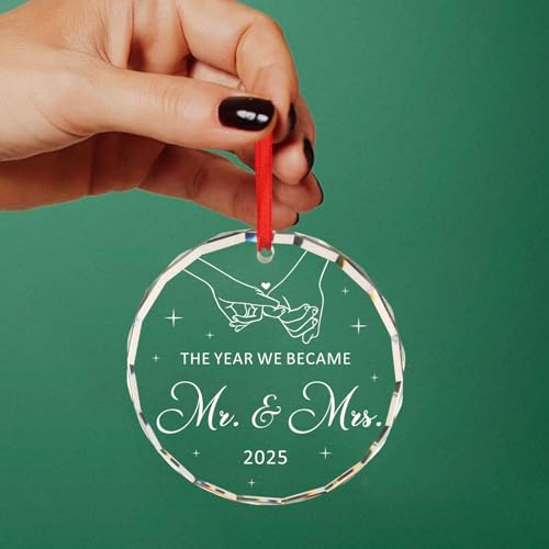 Wedding Gifts for Newlyweds The Year We Became Mr & Mrs 2025 Bridal Shower Gift for Bride Mr and Mrs Gifts for Couple Christmas Tree Decoration Glass Round Ornament