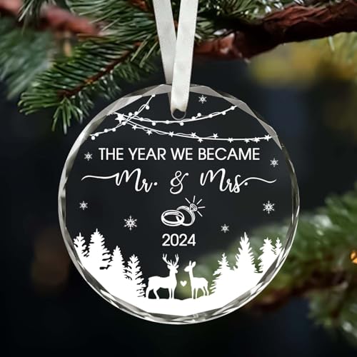 BSQUIELE Wedding Gifts - Valentine Gift For Mr Mrs - Mr and Mrs Ornament 2024 - The Year We Became Mr Mrs - Wedding Gifts for Couple, Bride, Wife, Her - Future Mr and Mrs Gifts - Bridal Shower Gifts