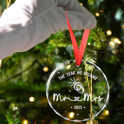 Wedding Gifts for Couples 2025, Mr and Mrs Gifts, The Year We Became Mr&Mrs Glass Ornament, Engagement Gift for Newlyweds, Bridal Shower Gift Keepsake, 1st Married Christmas Ornaments 2025