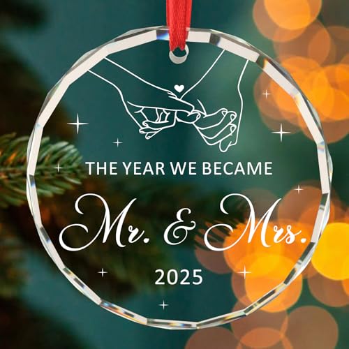 Wedding Gifts for Newlyweds The Year We Became Mr & Mrs 2025 Bridal Shower Gift for Bride Mr and Mrs Gifts for Couple Christmas Tree Decoration Glass Round Ornament