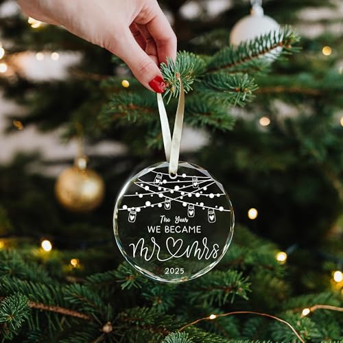 Wedding Gifts, Mr and Mrs Gifts Ornament 2025,Bridal Shower Gifts,Wedding Gifts for Couples 2025, Just Married Gift for Newlywed Couple, Bride,Crystal Glass Ornament Mr and Mrs Gifts