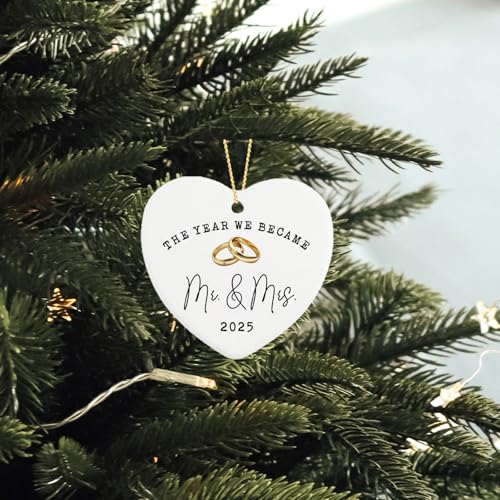 Wedding Gifts for Couples 2025 Ceramic Ornament Mr and Mrs Bridal Shower Gifts Wedding Just Married Gift for Newlywed Couple Bride Groom