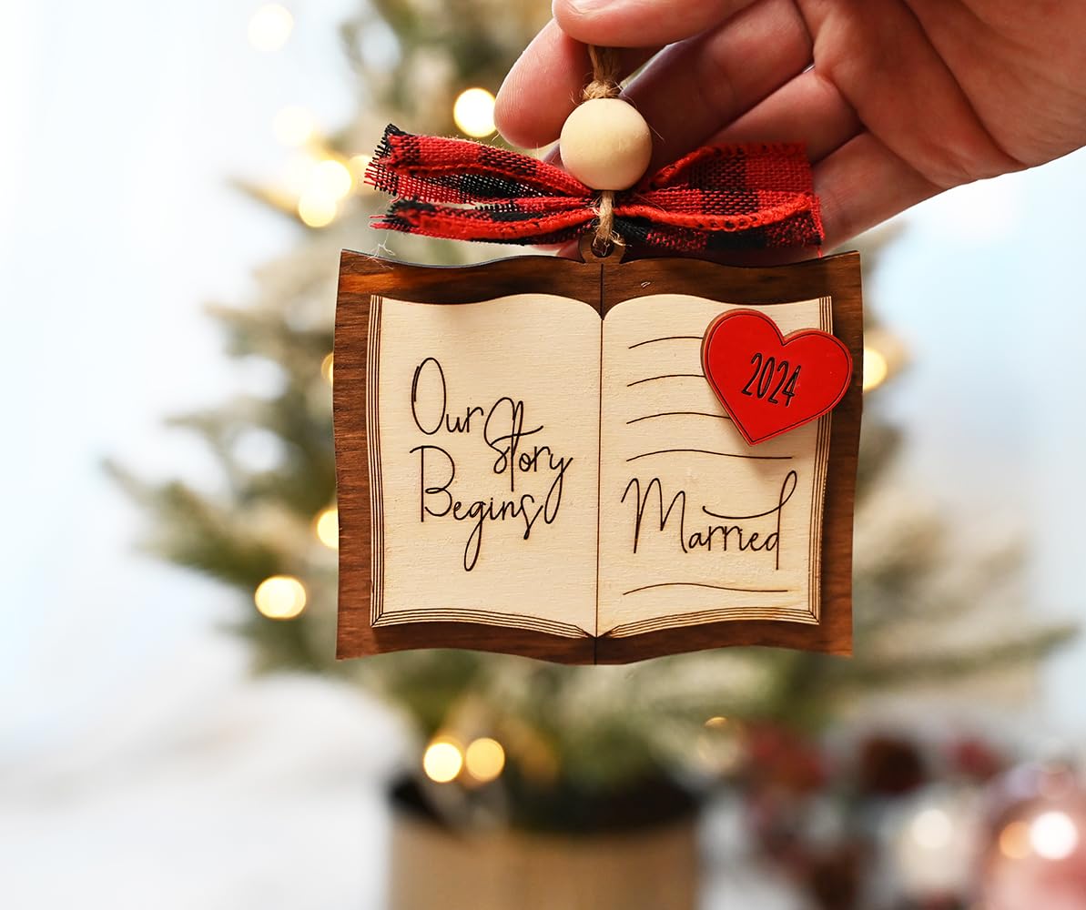 Wedding Gift: Married Couple's First Christmas Ornament 2024