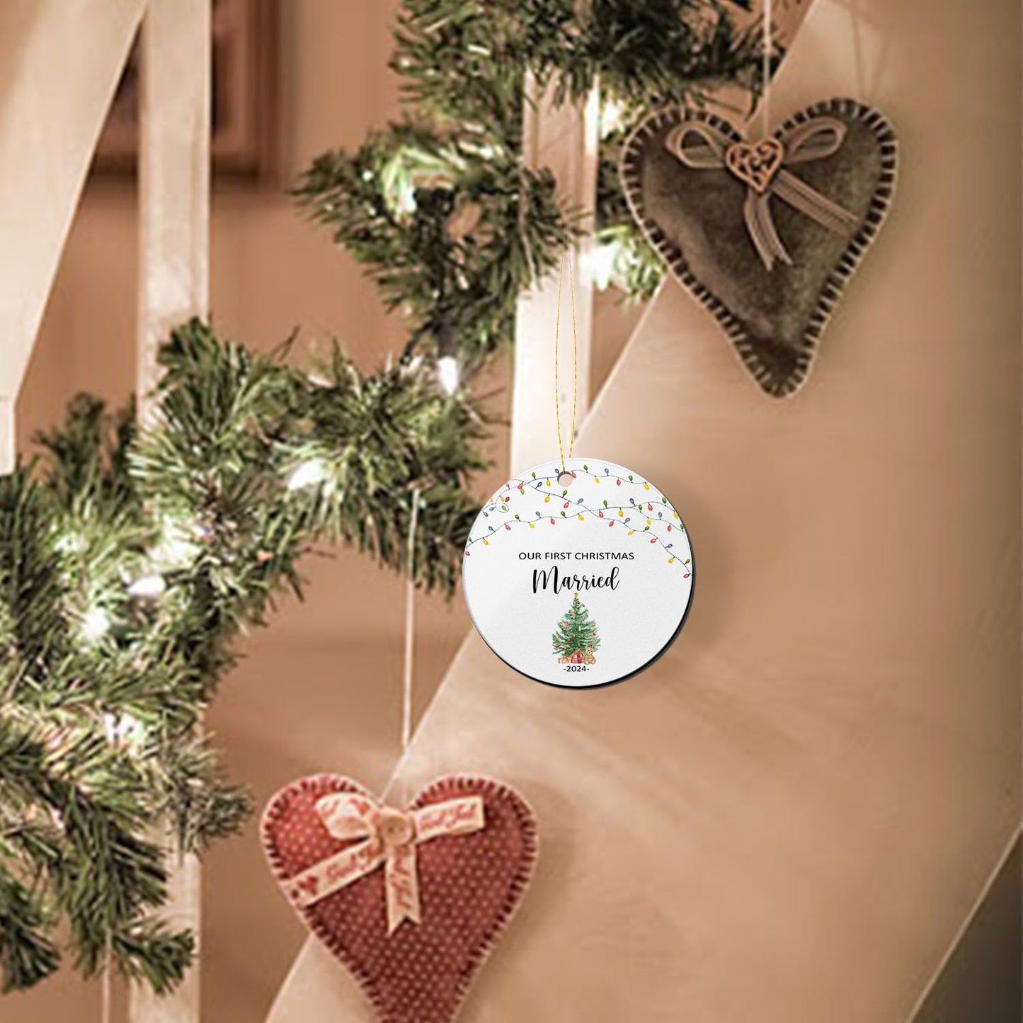 Wedding Gifts-Wedding Gifts for Couples 2024,First Christmas Married Ornament Keepsake Newlywed Keepsake Gift,Christmas Tree Decorations Hanging Ornament Flat Circle Ceramic Ornament 3In