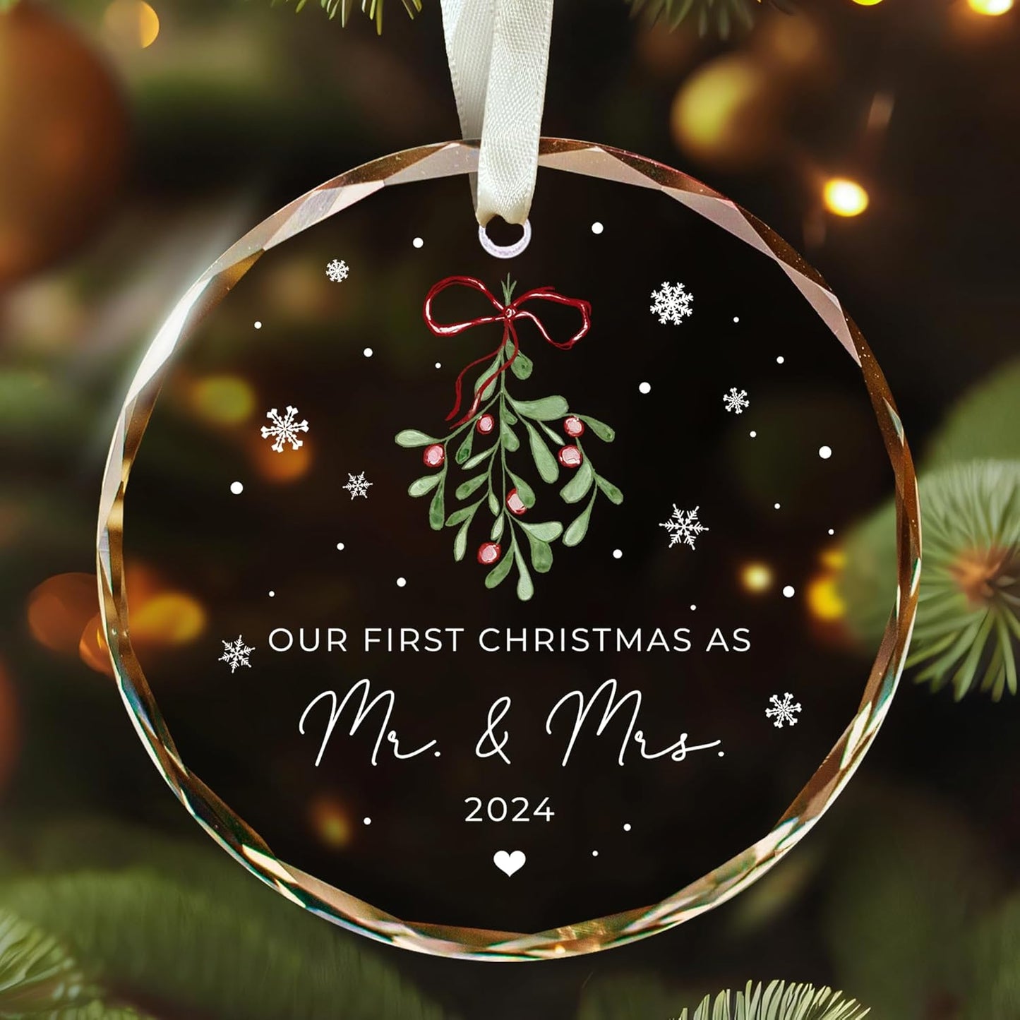 Our First Christmas Married 2024 - Wedding Gifts for Couples, Bride and Future Mr and Mrs - Bridal Shower Gift - Glass Ornament
