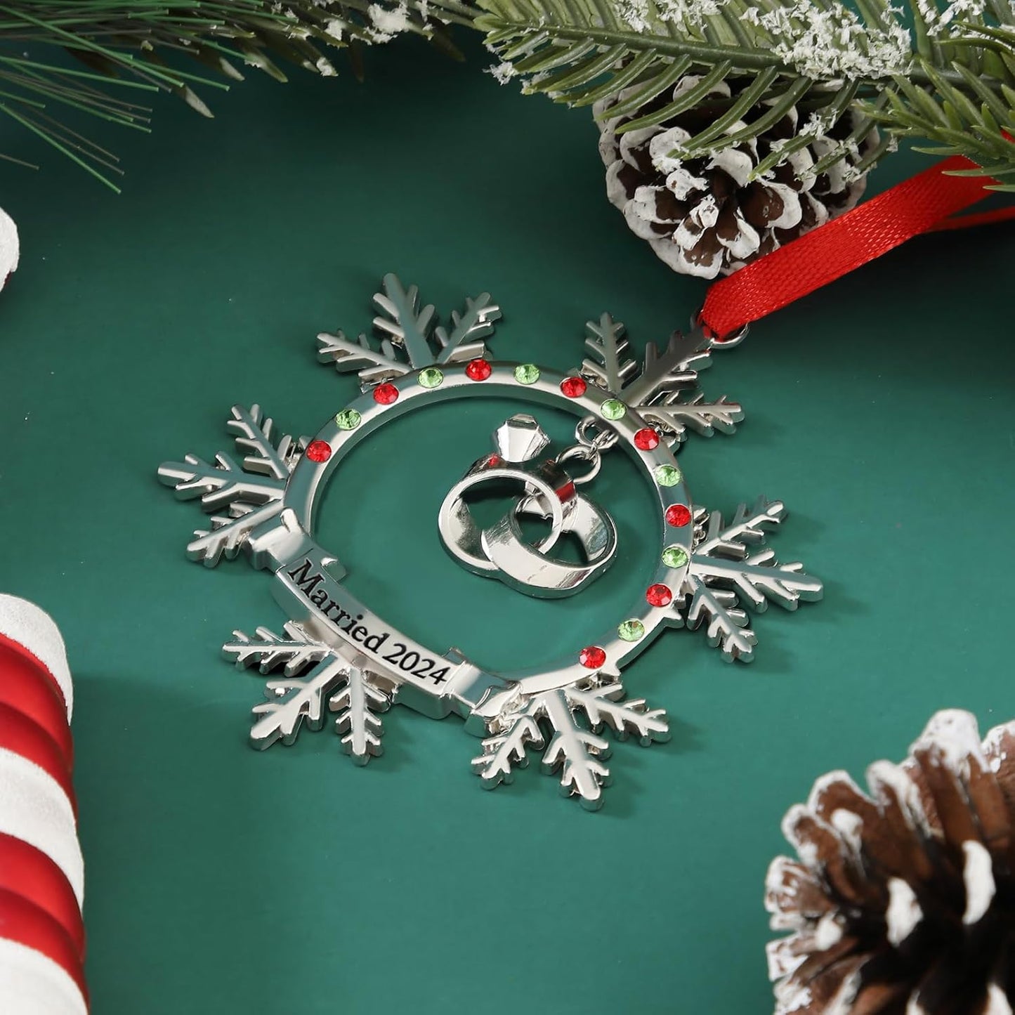 Our First Christmas Married 2024 Ornament Silver Married Gift for Couples Metal Christmas Snowflake with Hanging Ring Ornament Funny Holiday Xmas Keepsake Pendant Decoration