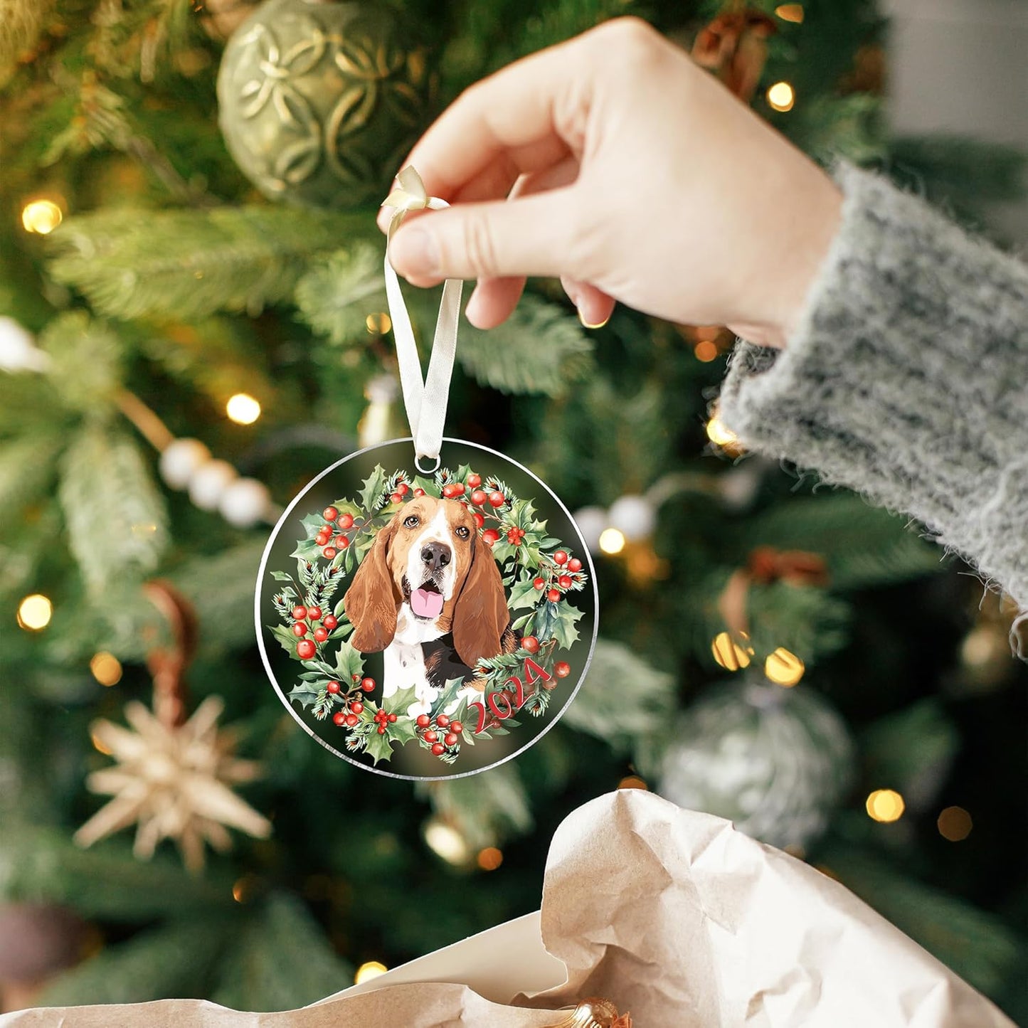 Basset Hound Ornament - Basset Hound Gifts for Women, Dog Gifts for Women, Men - Acrylic Christmas Ornament