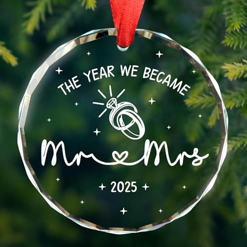 Wedding Gifts for Couples 2025, Mr and Mrs Gifts, The Year We Became Mr&Mrs Glass Ornament, Engagement Gift for Newlyweds, Bridal Shower Gift Keepsake, 1st Married Christmas Ornaments 2025