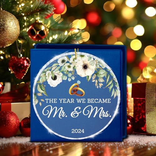 Mr and Mrs Wedding Gifts Ornament, Wedding Gifts for Couples Newlyweds, The Year We Became Mr and Mrs 2024 Acrylic Hanging Ornament