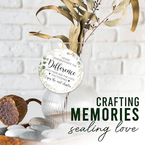 HEXMOZ Retirement Ornament 2025 - Retirement Gifts for Women, Men 2025 - Retired Gifts for Coworker, Boss, Teacher, Nurse - Retired Christmas Ornament - Christmas Decoration