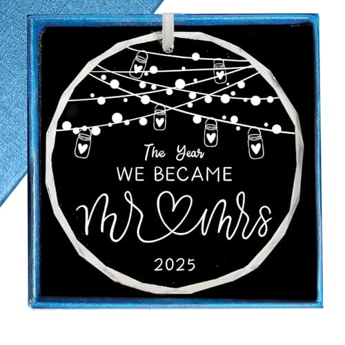 Wedding Gifts - Mr and Mrs Gifts Ornament 2025, Bridal Shower Surprise for Bride, Engagement Decor for Couples, Acrylic Décor with Gift Box for Newlyweds, Christmas Newlywed Ornament
