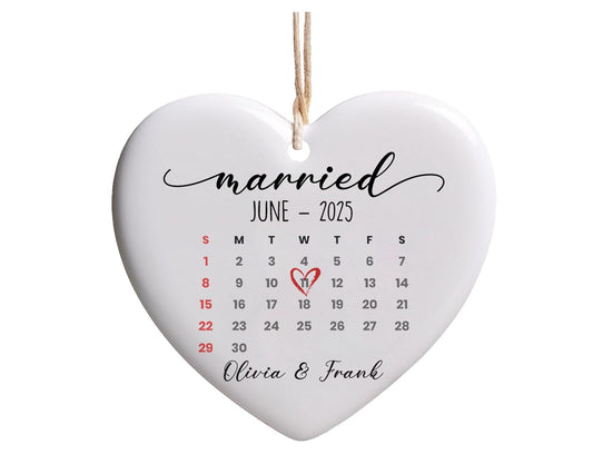Personalized Engagement Ornament 2025, New Married Engaged Couple Ornament, Custom Wedding Date for Newlywed Couple, Wedding Bridal Shower Gift, Bride and Groom