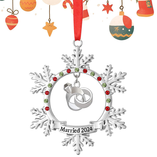 Our First Christmas Married 2024 Ornament Silver Married Gift for Couples Metal Christmas Snowflake with Hanging Ring Ornament Funny Holiday Xmas Keepsake Pendant Decoration