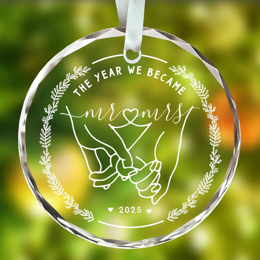 Wedding Ornament 2025, Wedding Gifts for Couples, Newlyweds Gifts First Christmas Married Ornament 2025, The Year We Became Mr and Mrs