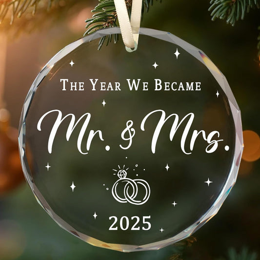 Wedding Gifts for Couples 2025, First Christmas Married Ornament, Wedding Gift for Newlyweds, Mr & Mrs Just Married Keepsake - Bridal Shower Gift for Bride, Newlywed Couple Gifts