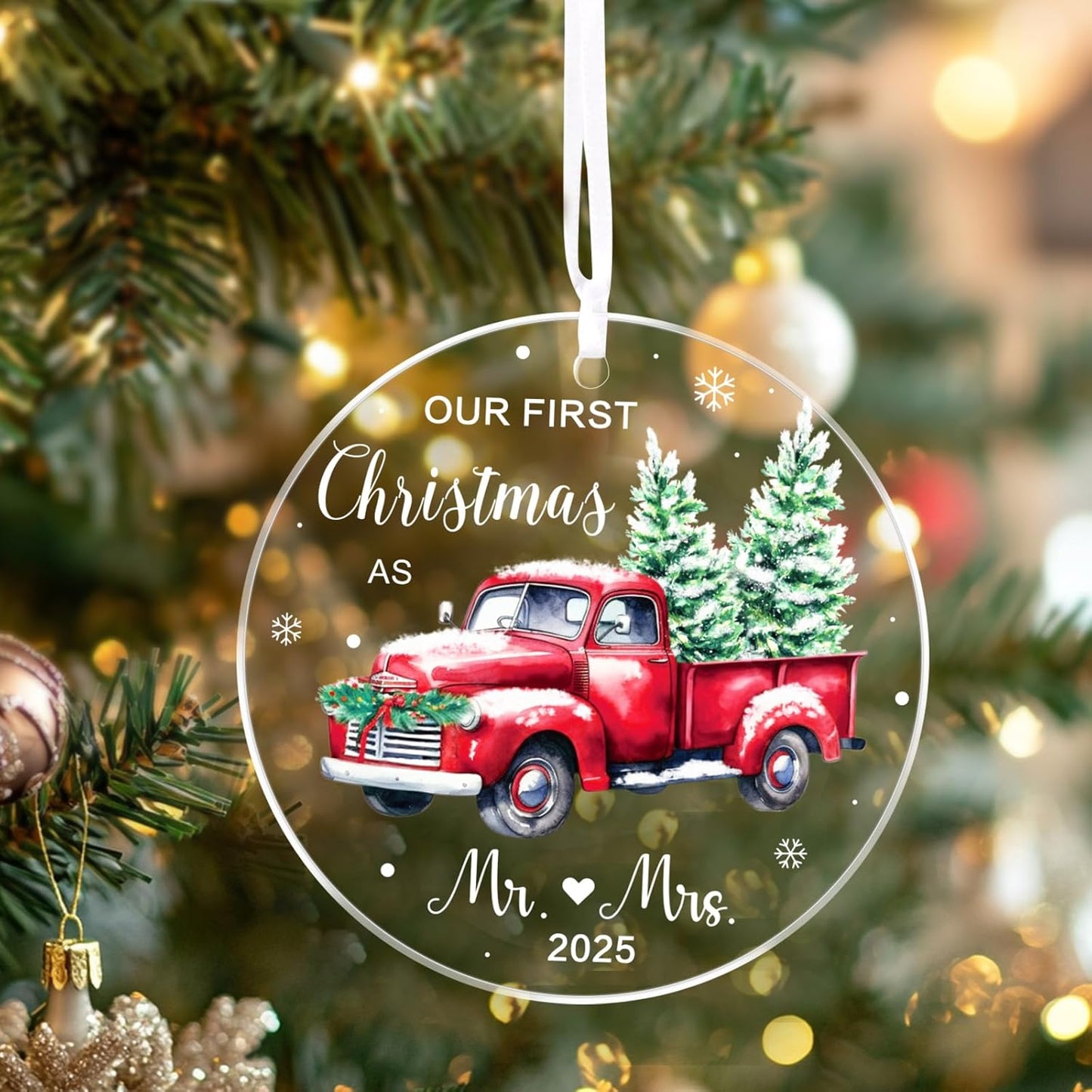First Christmas Married Ornament 2025，Mr and Mrs Ornament 2025, Acrylic Hanging Decor for Couple Wedding Gifts Bridal Bridal Shower Gifts Just Married Ornaments 1st Xmas Newlyweds Presents