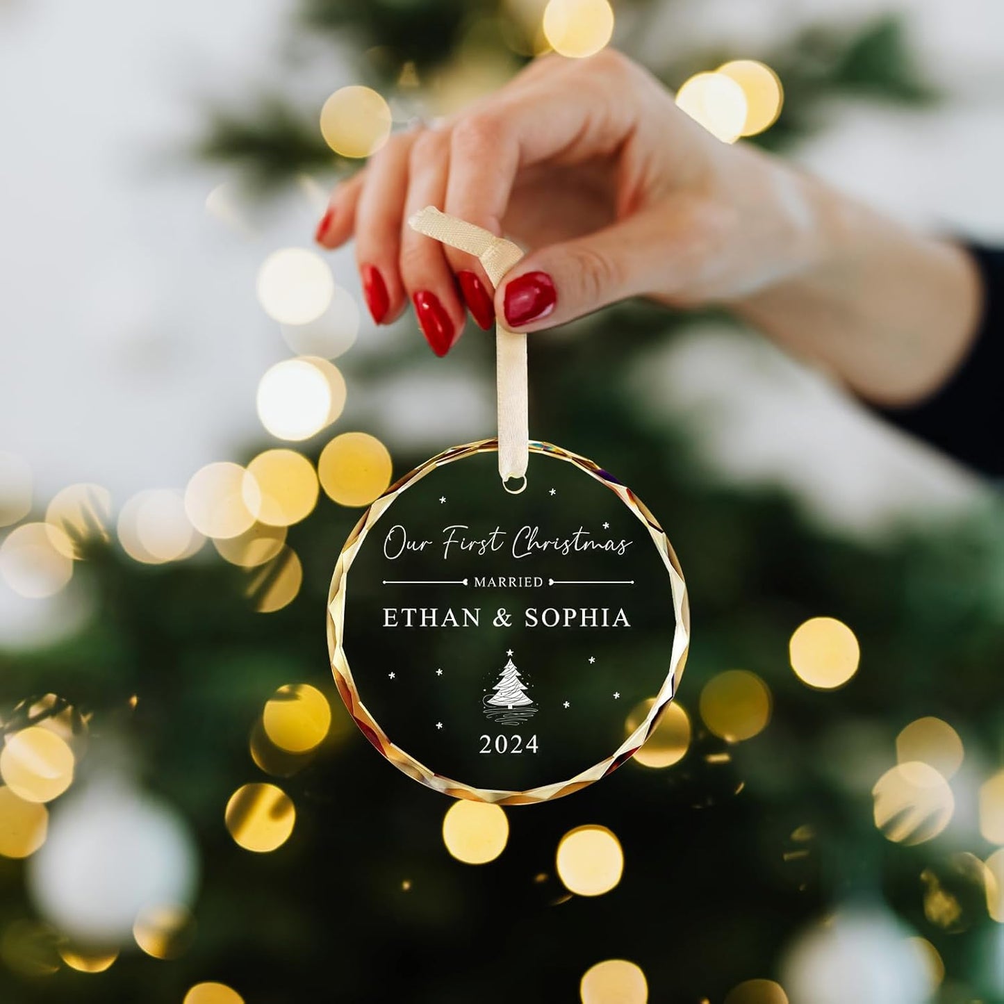 Personalized First Christmas Married Ornament 2024, 1st Year Wedding Ornament for Newlywed, Our First Engaged Christmas Ornament, Glass Hanging Decoration for Couples Just Married with Gift Box