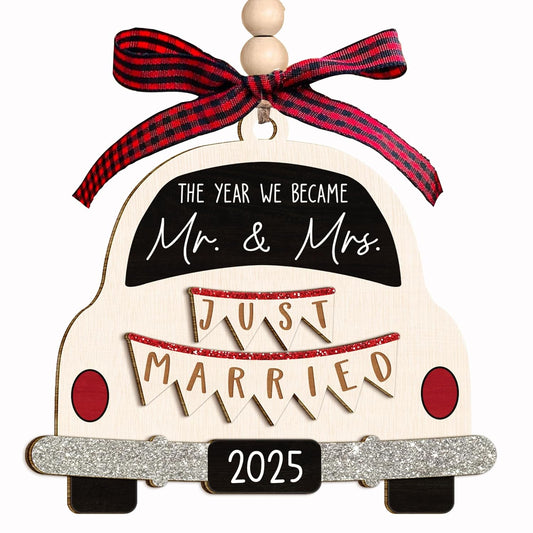 Wedding Ornament 2025 - The Year We Became Mr Mrs - Newlywed, Just Married Gift for Couple - First Christmas Wedding Gift for Newlyweds, Bride, Groom - Bridal Shower Xmas Decoration