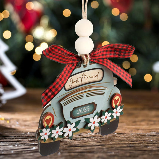 Wedding Gifts for Couples 2025 Just Married Ornaments Our First Christmas Married Ornament Mr and Mrs Engagement Bridal Shower Gift Decorations Home Decor Bachelorette Gifts for Bride Women Newlyweds