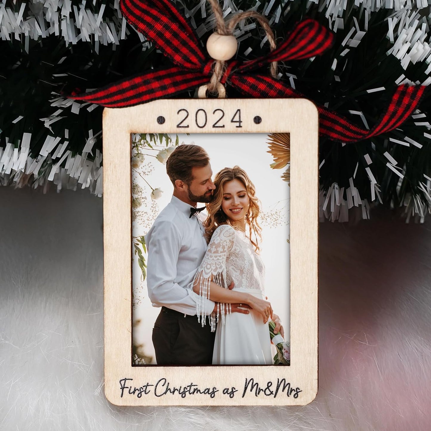 Mr And Mrs Gifts 2024, 2024 Christmas Ornament Picture Frame, First Christmas Married Ornament 2024, Just Married Gift for The Couple, Wedding Ornament 2024, 2x3 Photo Frame Just Married Ornament 2024
